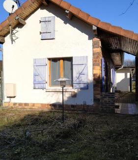 Dole Appartement | Jolie petite maison cosy, jardin, proche centre