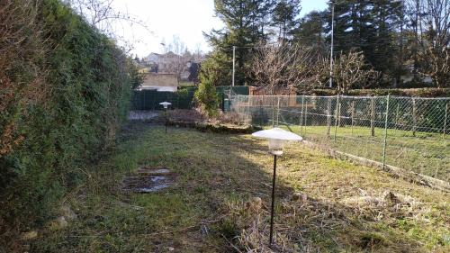 Dole Appartement | Jolie petite maison cosy, jardin, proche centre
