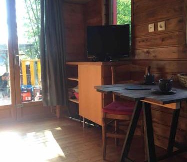 Saint-Amand-les-Eaux Chalet De Ski | Jolie Roulotte tout confort