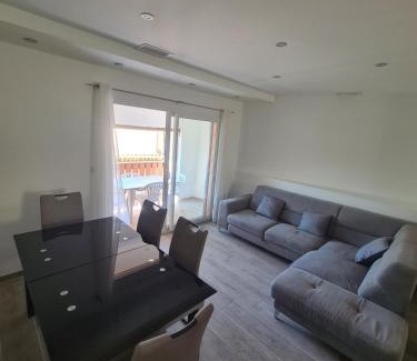 Argeliers Appartement | Jolie T4 rénové avec balcon-terrasse