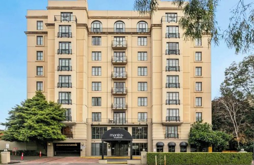 East Melbourne Appartement | Jolimont Views - Centrally located top floor apt overlooking MCG/Rod Laver