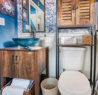 Seaford Maison | Jones Beach Houseboat