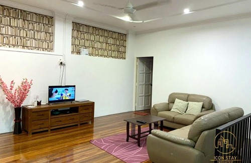 Tiga Maison | Jonker Walk Melaka Family House 8pax Wifi IconStay