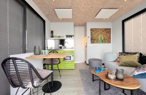 Maasbommel Maison | Jopies Houseboat