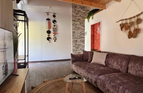 Menahemia Cabine | Jordan River Village