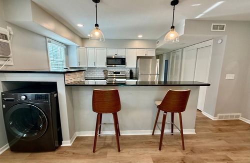 Midtown Appartement | Joslyn 1- Newly Refinished 1 Bdrm