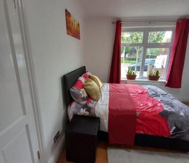 Becontree Maison | JosteeStay Apartments -Rooms