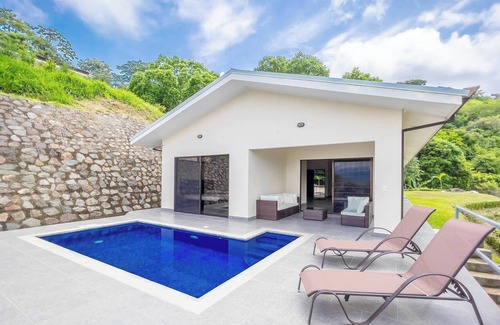 Mercedes Appartement | Journeys End-stunning Views In Gated Community