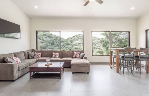 Mercedes Appartement | Journeys End-stunning Views In Gated Community