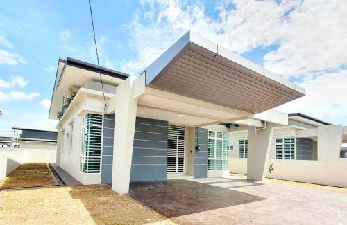 Central Seberang Perai Maison | JOVIAL SingleStorey Bungalow 4Room10Pax `Alma
