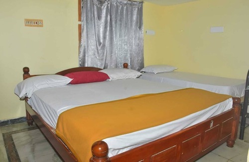 Thirukadaiyur Hôtel | JR RESIDENCY