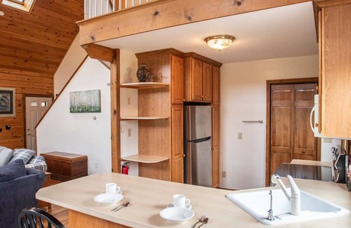 Ellicottville Cabine | JTs Landing-3 bed 2 bath Cabin 7 min to EVL Family Friendly/ Fire Pit/ Grill