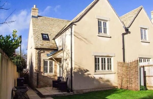 Cheltenham Cottage | Jubileo Mews, ANDOVERSFORD