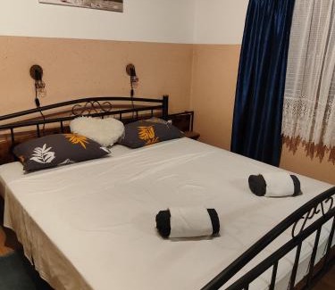 Vinica Maison | Juliana House