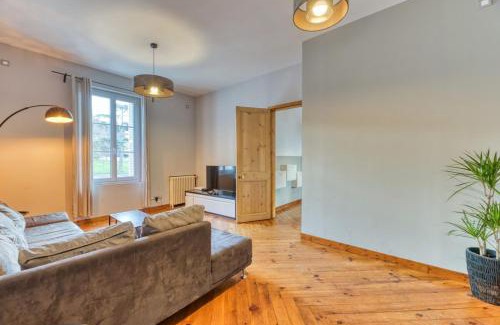 Grand-Couronne Appartement | Julie beau F6 rénové terrasse parking Rouen