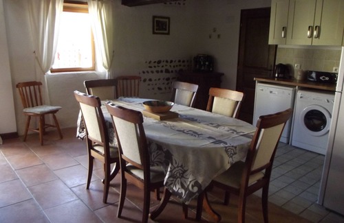Larreule Cottage | JULIETTE - magnifiquement restauré grange avec une grande piscine et vue sur la montagne