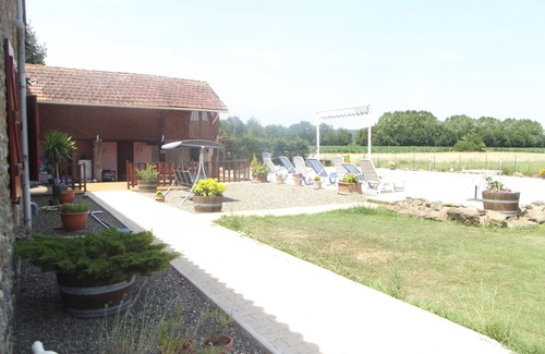 Larreule Cottage | JULIETTE - magnifiquement restauré grange avec une grande piscine et vue sur la montagne