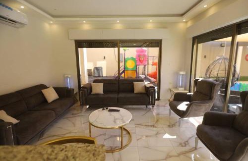 Al Rama Chalet De Ski | Jumeirah Chalet جميرا شاليه