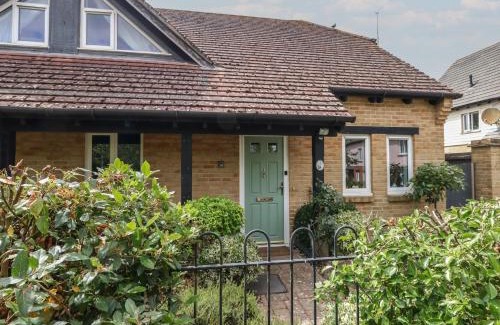 Wool Maison | June Cottage