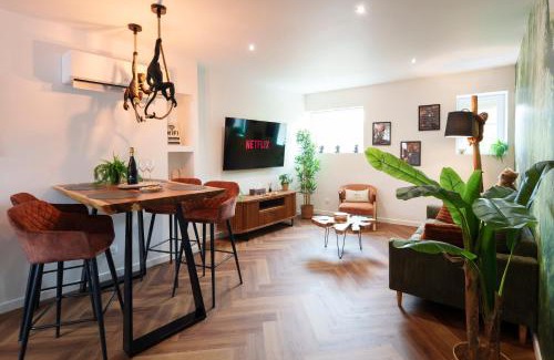 Epernay Appartement | Jungle Évasion, Épernay - Jacuzzi & Sauna