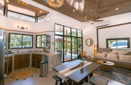 Manuel Antonio Maison | Jungle Glory Home Arriba