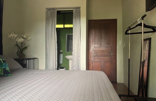 Puerto Carrillo Lit Et Petit-Déjeuner | Jungle luxury on a budget,, brand new space
