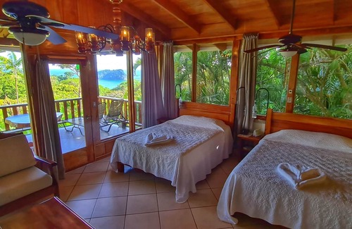 Manuel Antonio Station Balnéaire | Jungle et Ocean View Studios Manuel Antonio peut accueillir jusqu'à 16 personnes dans 4 studios