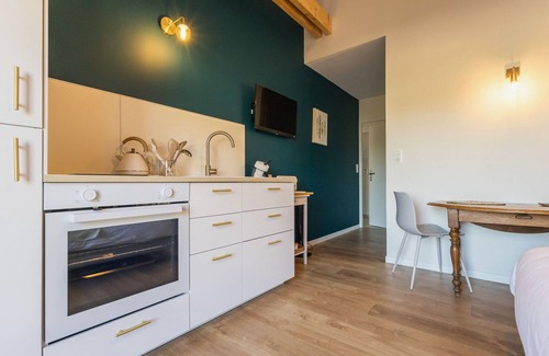 Port-Saint-Pere Cottage | Studio Jungle avec terrasse et piscine chauffée près de Nantes