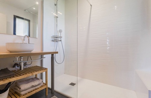 Port-Saint-Pere Cottage | Studio Jungle avec terrasse et piscine chauffée près de Nantes