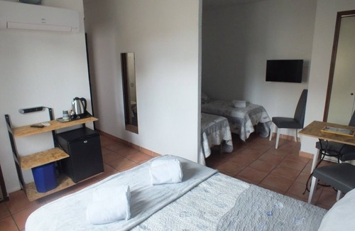 Les Lecques Hôtel | Suite Junior-Confort-Salle de bain-Balcon