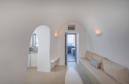 Firostefani Maison | Junior Suite with Caldera View & Hot Tub