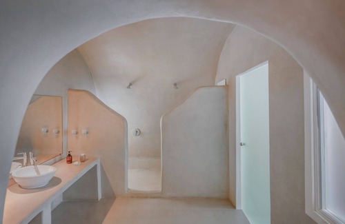 Firostefani Maison | Junior Suite with Caldera View & Hot Tub