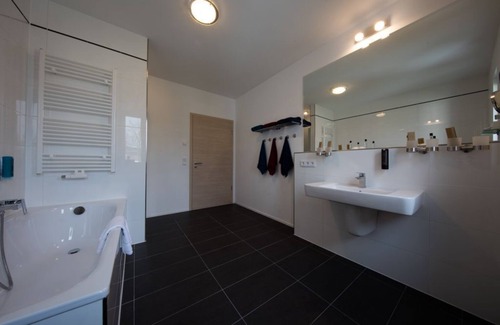 Gartenstadt Appartement | Juniorsuite - The Lakeside Burghotel zu Strausberg
