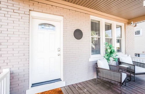 Oakley Maison | Juniper Hyde Park: 3B House Walk to HP Square, Wasson Trail