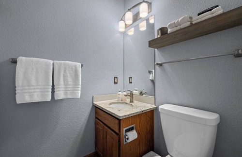 North Central Evergreen Maison | Juniper Mountain House
