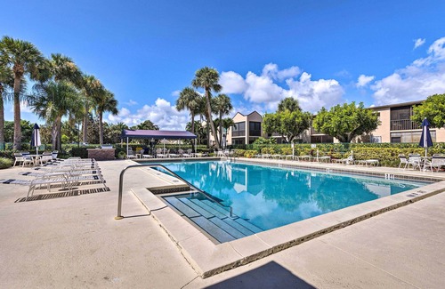 Sea Palms Appartement | Jupiter Condo w/ Pool Access, Walk to Beach!