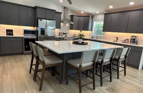 Eastview Manor Maison | Jupiter Heated Pool/Spa Luxury Home with Private Oasis