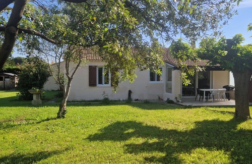 Sauveterre Maison | A 10 minutes d 'Avignon ! Maison à la campagne dans un havre de paix ..