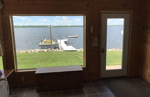 Windsor Cabine | Dakota View Cabin - À seulement 15 pieds de la pêche et du plaisir! 10 couchages.