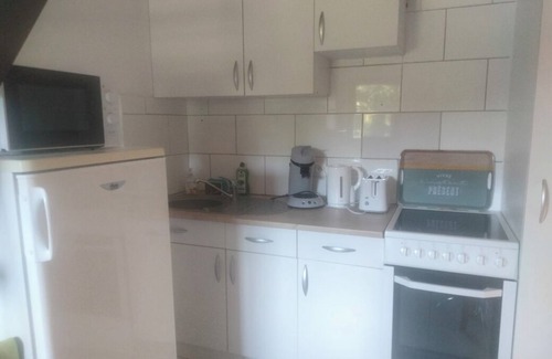Riom Appartement | Just 20 minutes from Les Puys and Le Zénith! 5 min from Riom Close to motorways.