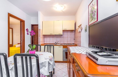 Barbariga Appartement | A seulement 200 mètres de la plage de galets avec vue sur la mer