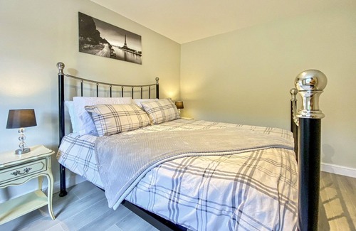 Westbury Cottage | 1 bedroom accommodation in Brokerswood