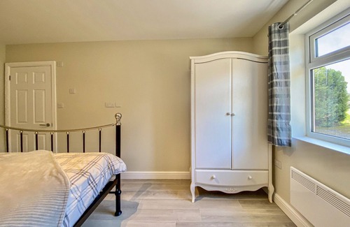 Westbury Cottage | 1 bedroom accommodation in Brokerswood