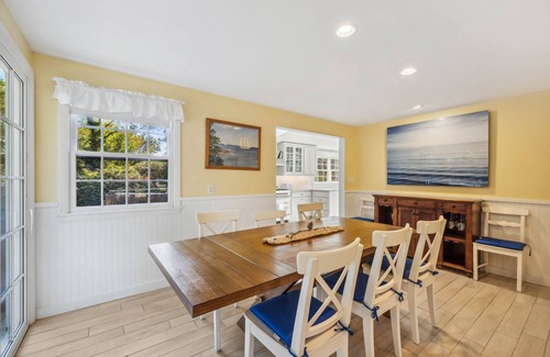 Biddeford Pool Maison | Just a Short Stroll to the Beach, Large 4 BR Home