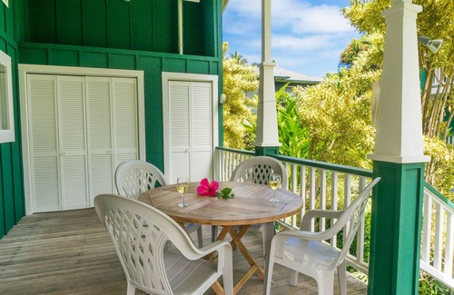 Hanalei Cottage | JUSTE À QUELQUES MINUTES À PIED DE LA PLAGE ET DE LA VILLE! TVNCU # 5104
