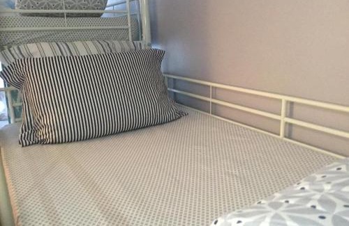 Cite Paul Eluard Maison | Just For Sleep-daily stay 20h to 10h Apres votre arrivee dans le batiment d'entree, contact I'hote via le message ici de reservation pour l'enregistrement I'entree dans la propriete sans I'approbation est interdite-Resevation d'un tiers est inacceptable-