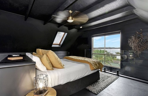 Coal Point Maison | just listed Coal Point Loft with Views