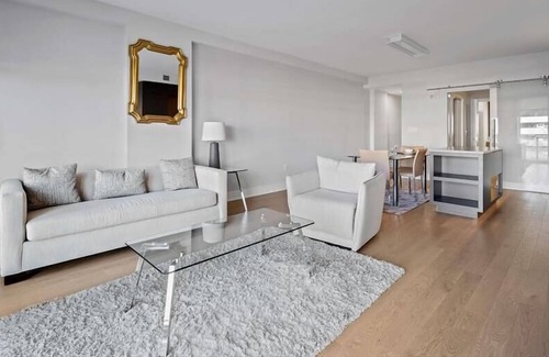 NoMa Maison | Just one block from Metro! Desk, Free Wi-Fi & Full Gym | Noma, DC