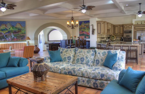 Cabo Bello Maison | À quelques pas de la plage, The Perfect Cabo Villa vous attend.