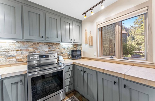 Keystone Copropriété | Just Steps from Resort Shuttle & Great Amenities like Shared Pool & Hot Tubs